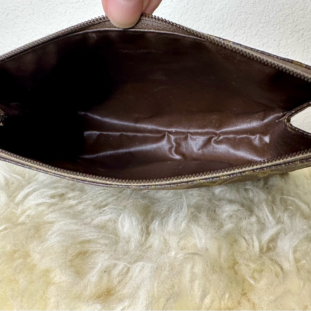 70’s Vintage Louis Vuitton Toilette Pochette 19 Cosmetic Bag Pouch / Clutch - Picture 10 of 15
